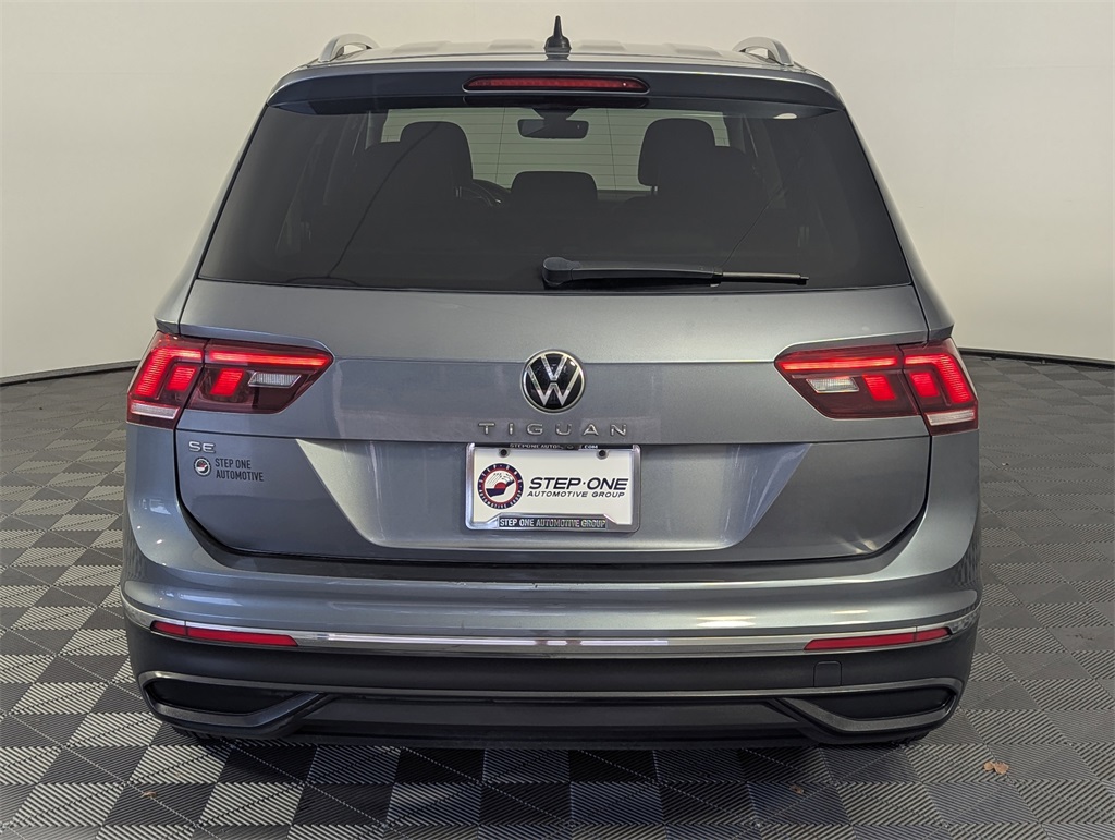 2022 Volkswagen Tiguan SE photo 3