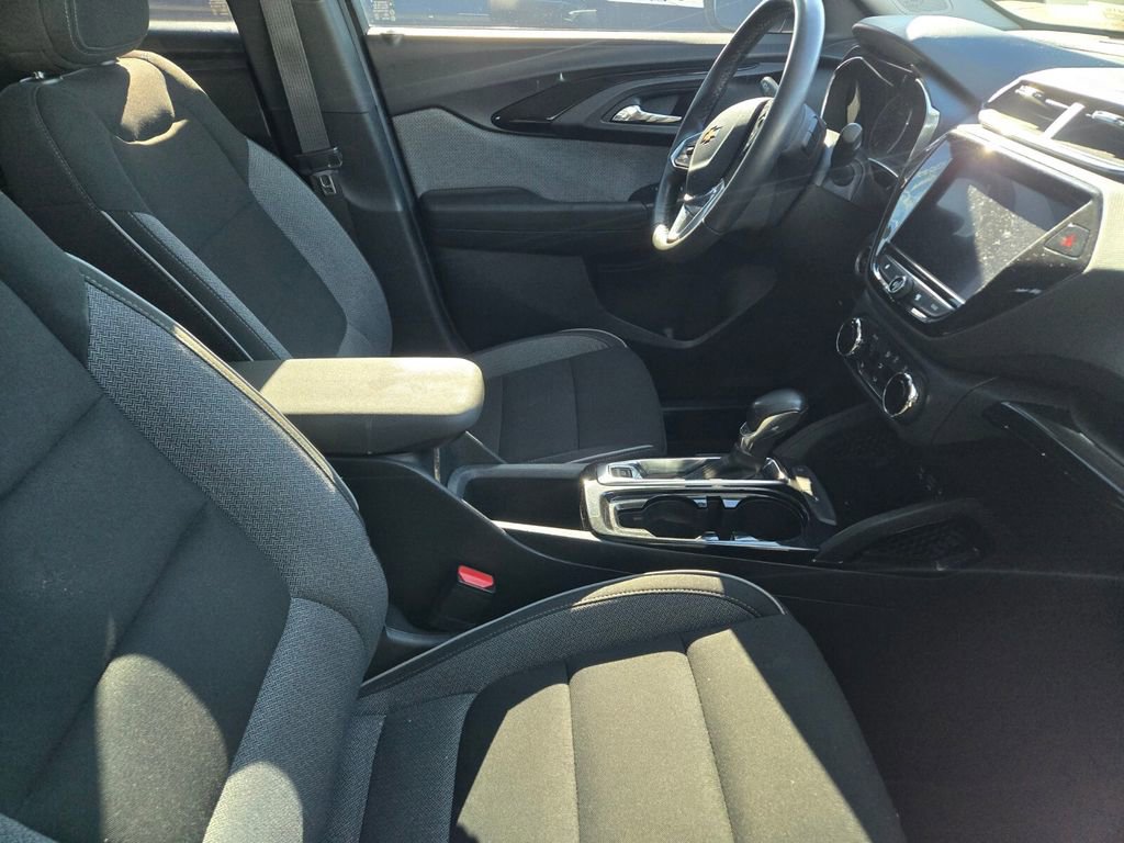 2021 Chevrolet Trailblazer LT photo 3