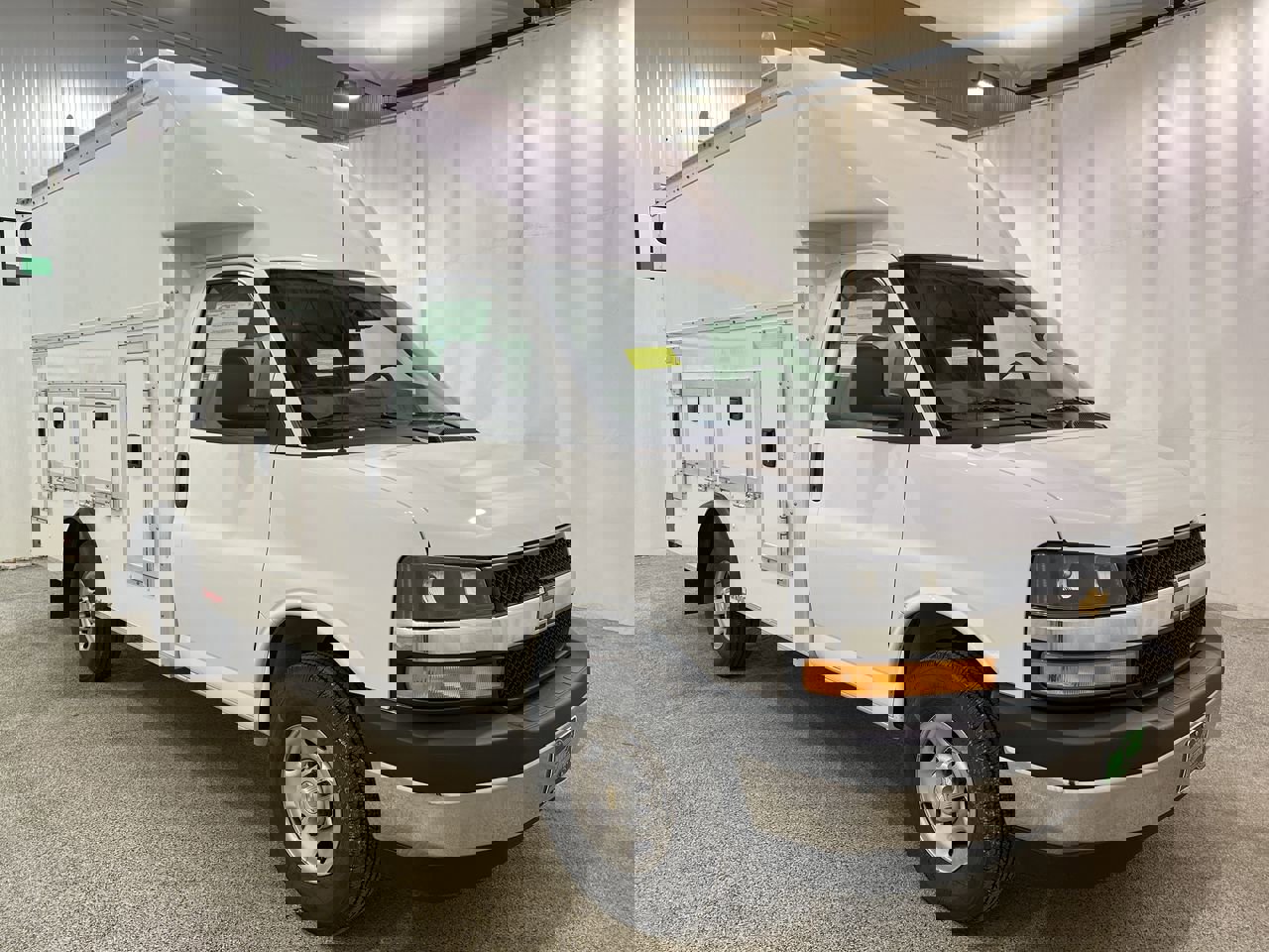 2025 Chevrolet Express Cutaway Base's photo