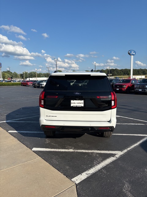 2025 Ford Expedition Platinum photo 2