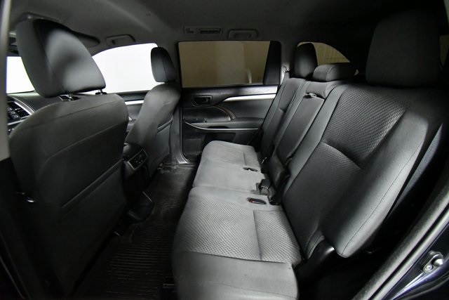2017 Toyota Highlander LE photo 20