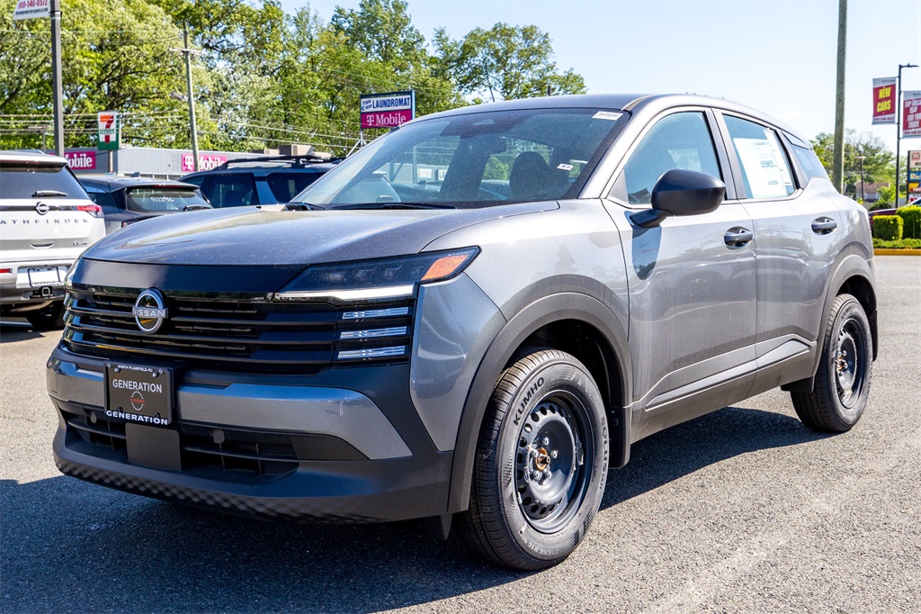 2025 Nissan Kicks S AWD's photo