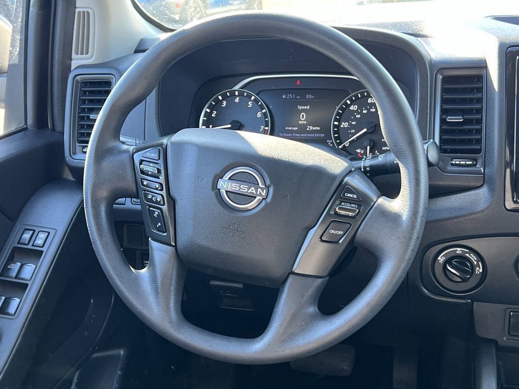 2022 Nissan Frontier S photo 12