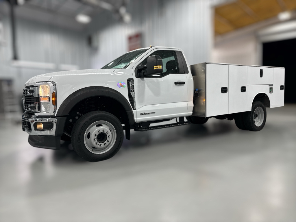 2024 Ford F-450 Super Duty Chassis Cab XL's photo