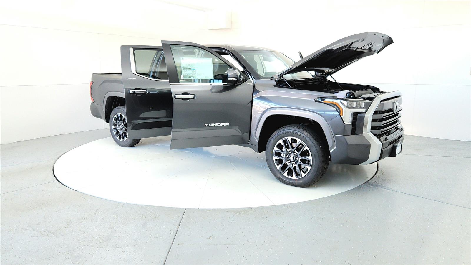 2025 Toyota Tundra Limited CrewMax photo 12