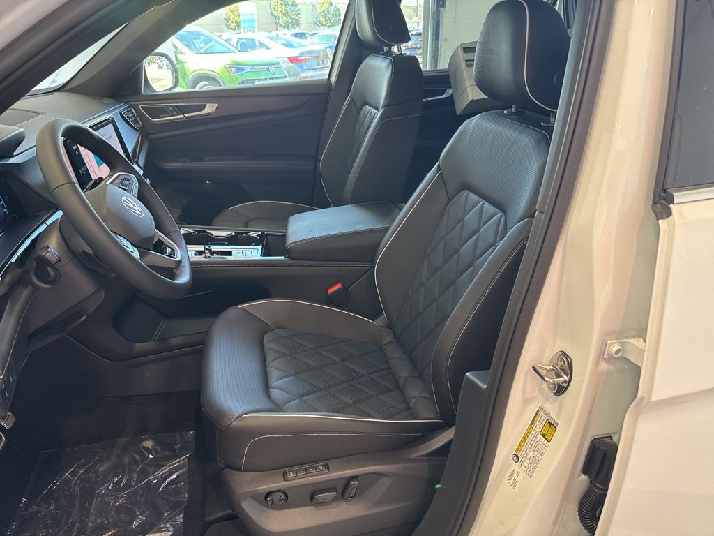 2026 Volkswagen Atlas Cross Sport SEL Premium R-Line photo 10