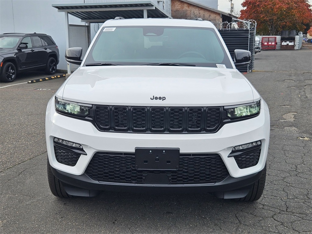 2025 Jeep Grand Cherokee Limited photo 2