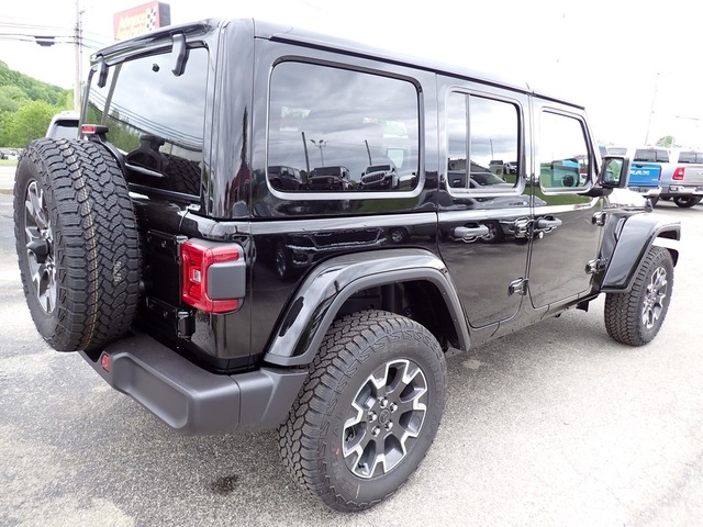 2025 Jeep Wrangler Sahara photo 6