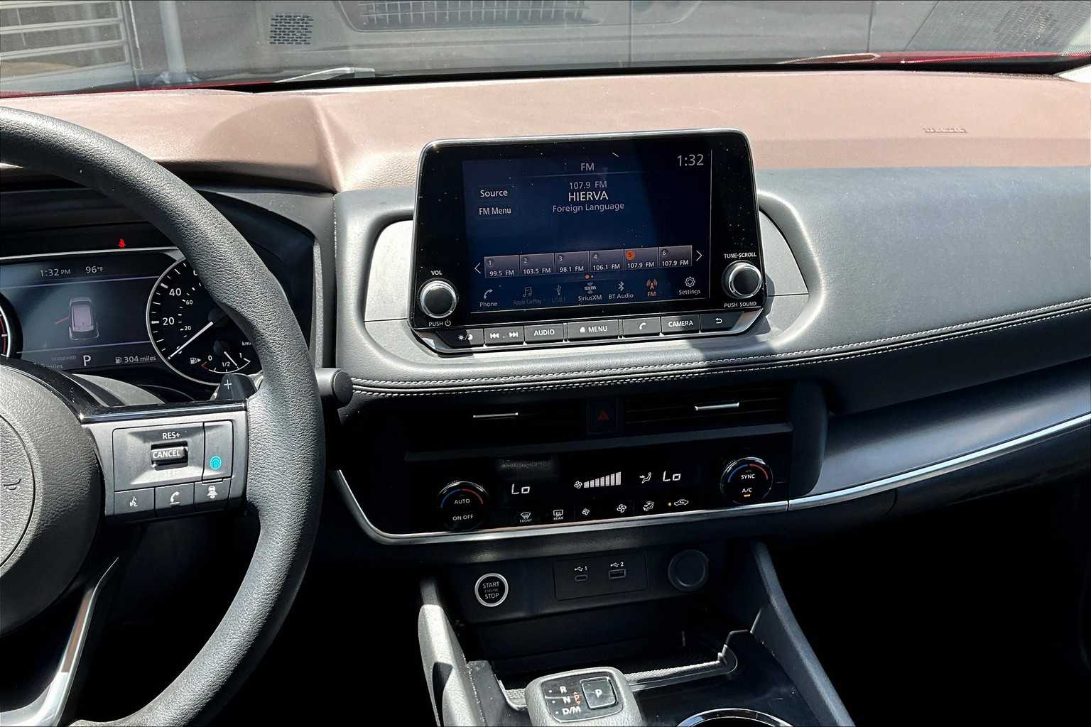 2023 Nissan Rogue SV photo 4