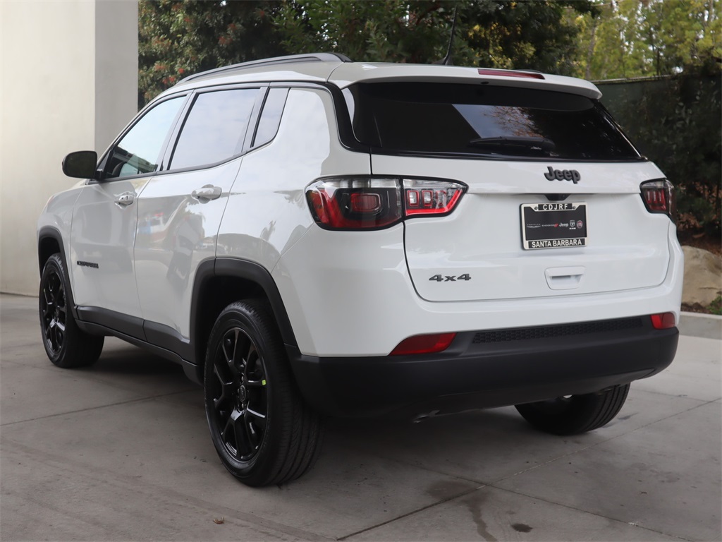 2025 Jeep Compass Latitude photo 4
