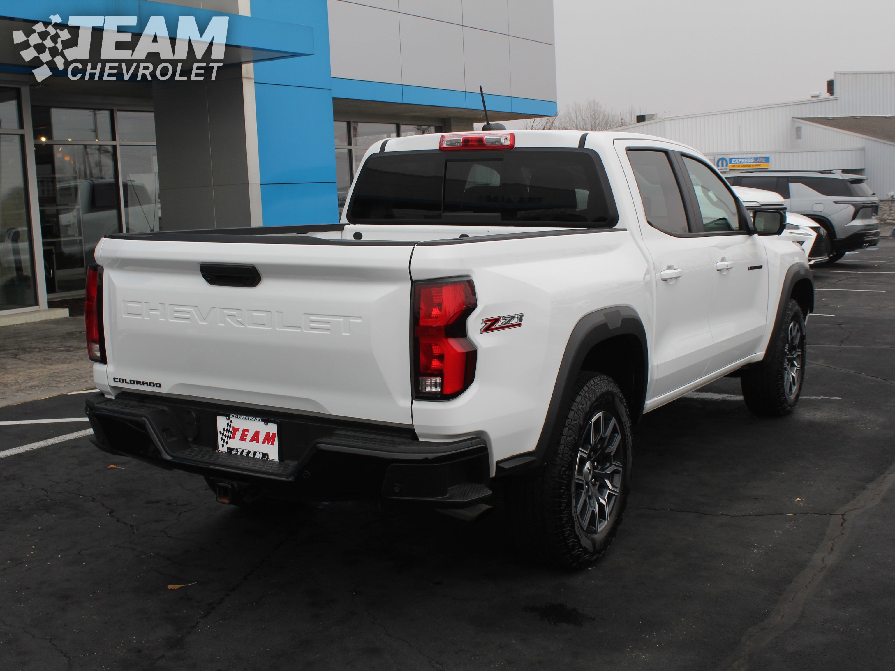 2023 Chevrolet Colorado Z71 photo 2