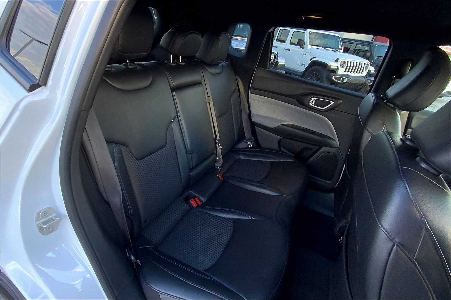 2024 Jeep Compass Latitude photo 18