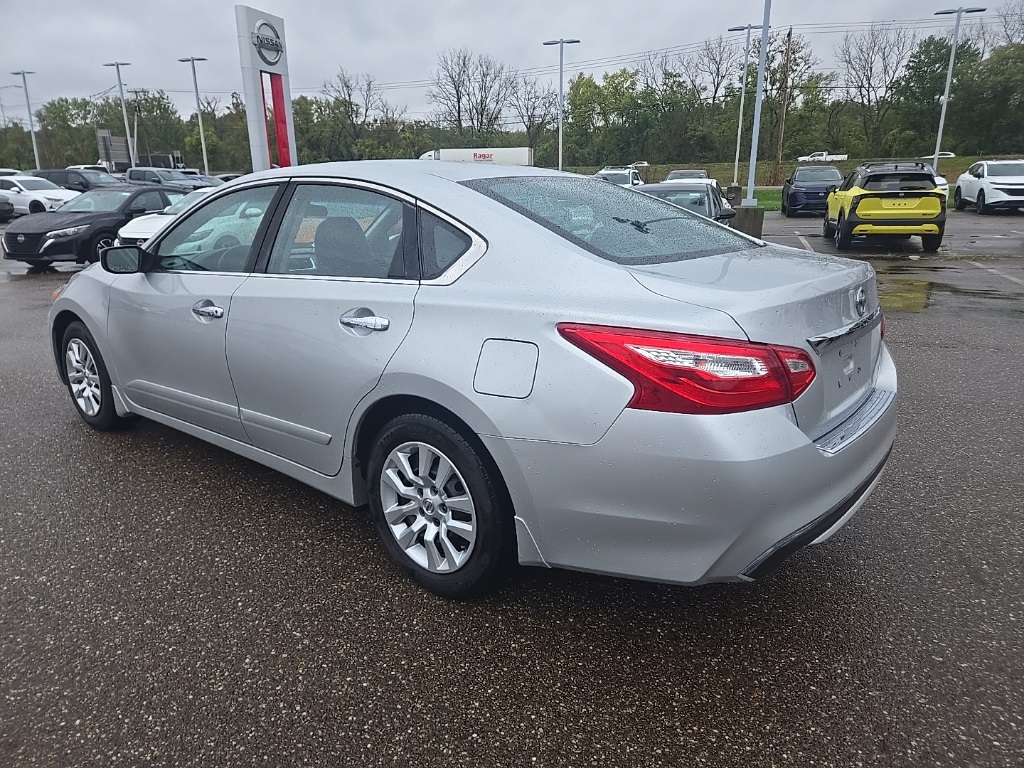 2017 Nissan Altima 2.5 S photo 4