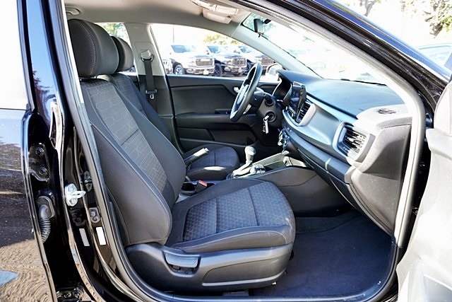 Used 2022 Black Kia S image 10