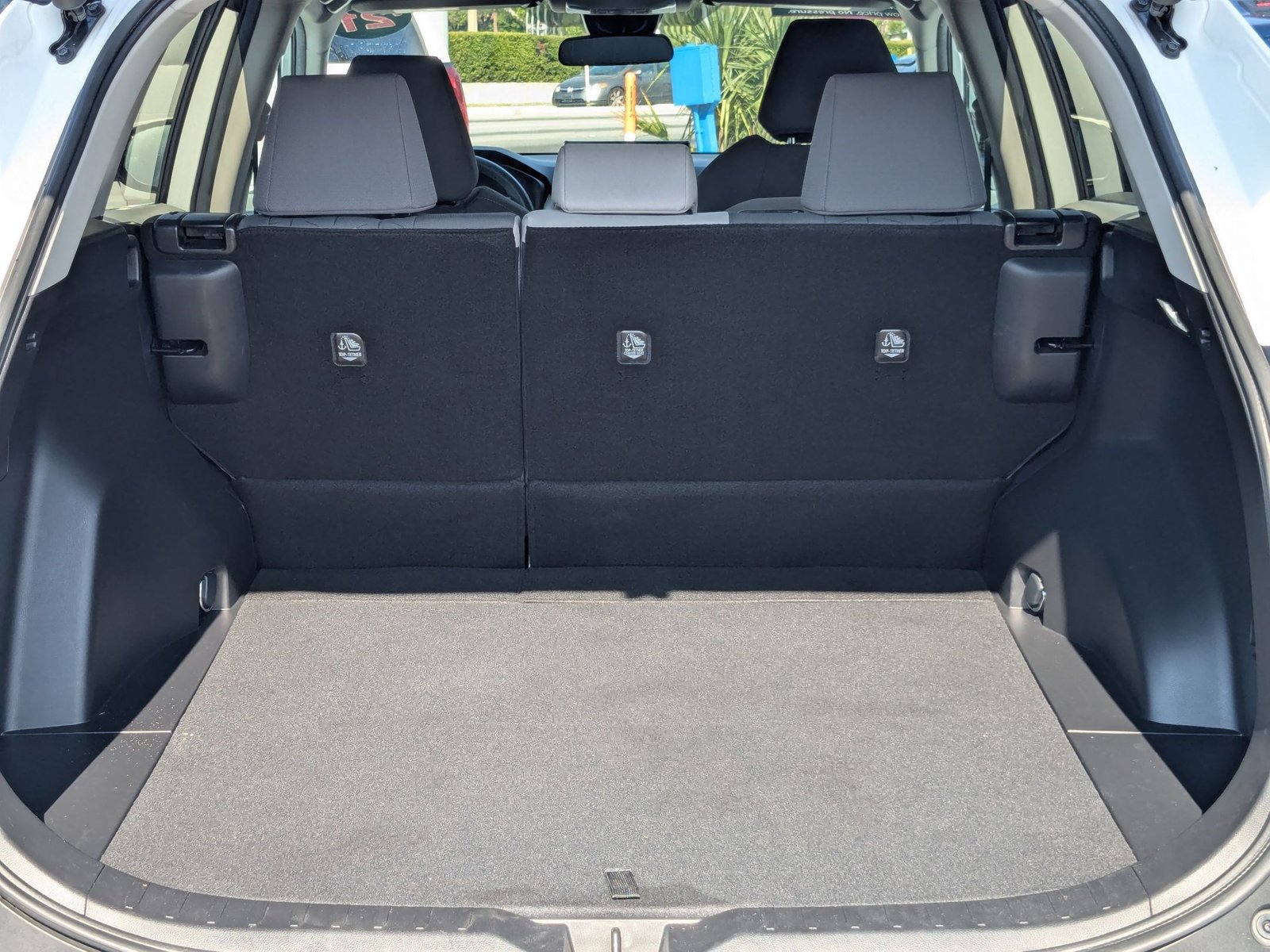 2021 Toyota RAV4 XLE photo 4