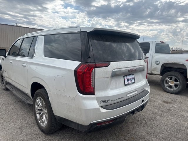 Used 2022 White Frost Tricoat GMC SLT image 6