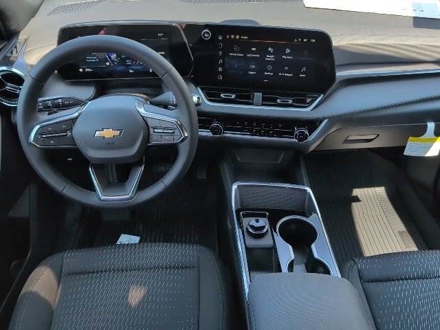 2026 Chevrolet Equinox LT photo 4