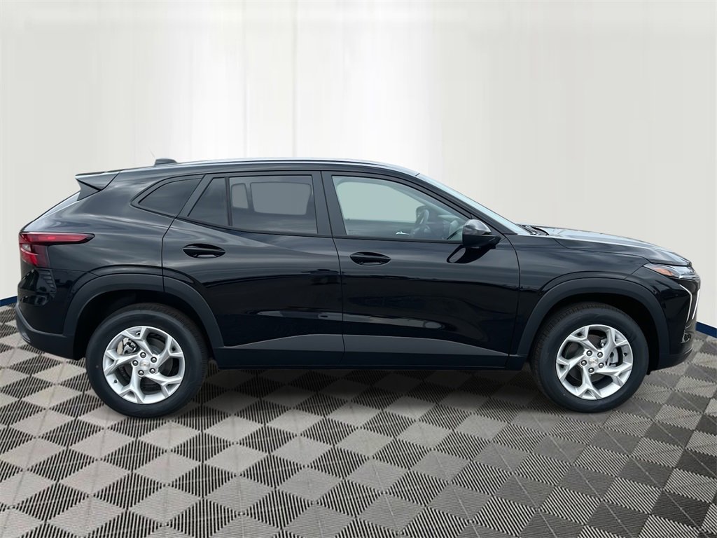2026 Chevrolet Trax LS photo 6