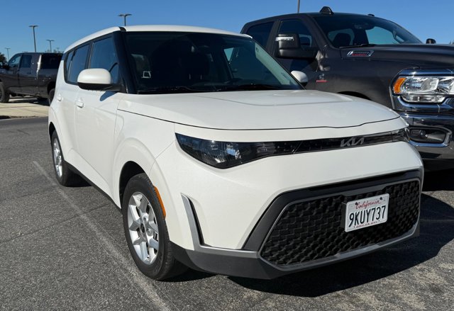 2024 Kia Soul LX's photo