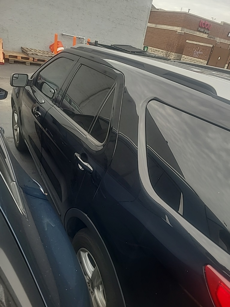 2017 Ford Explorer XLT photo 3