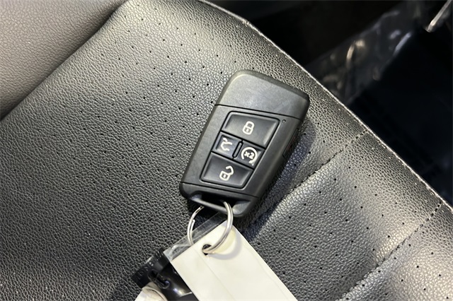2024 Volkswagen Tiguan Wolfsburg Edition photo 27