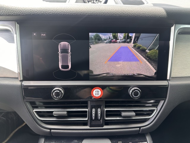 2023 Porsche Macan S photo 15