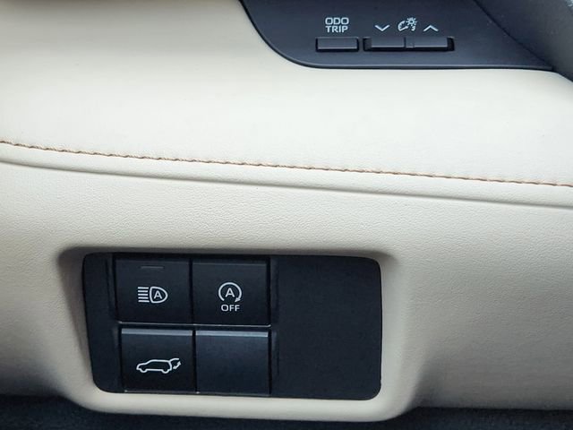 2023 Toyota Highlander L photo 21