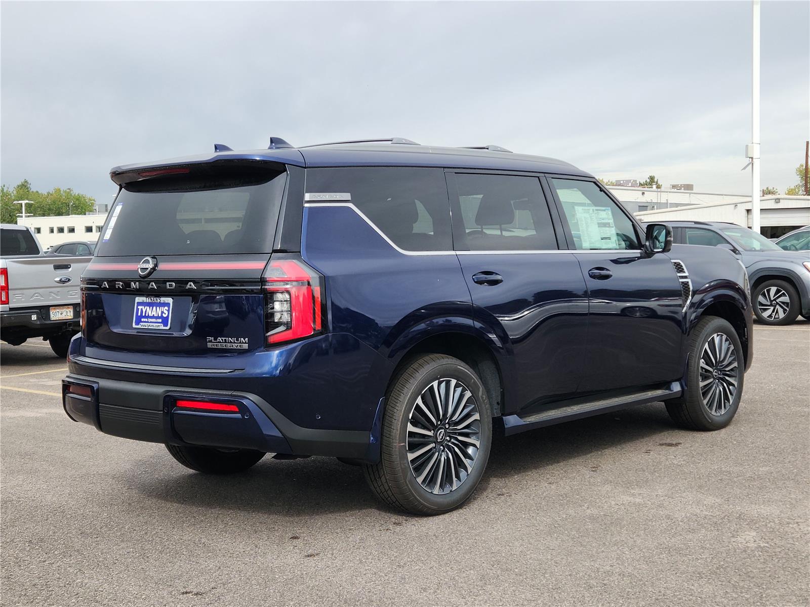 2025 Nissan Armada Platinum Reserve photo 3