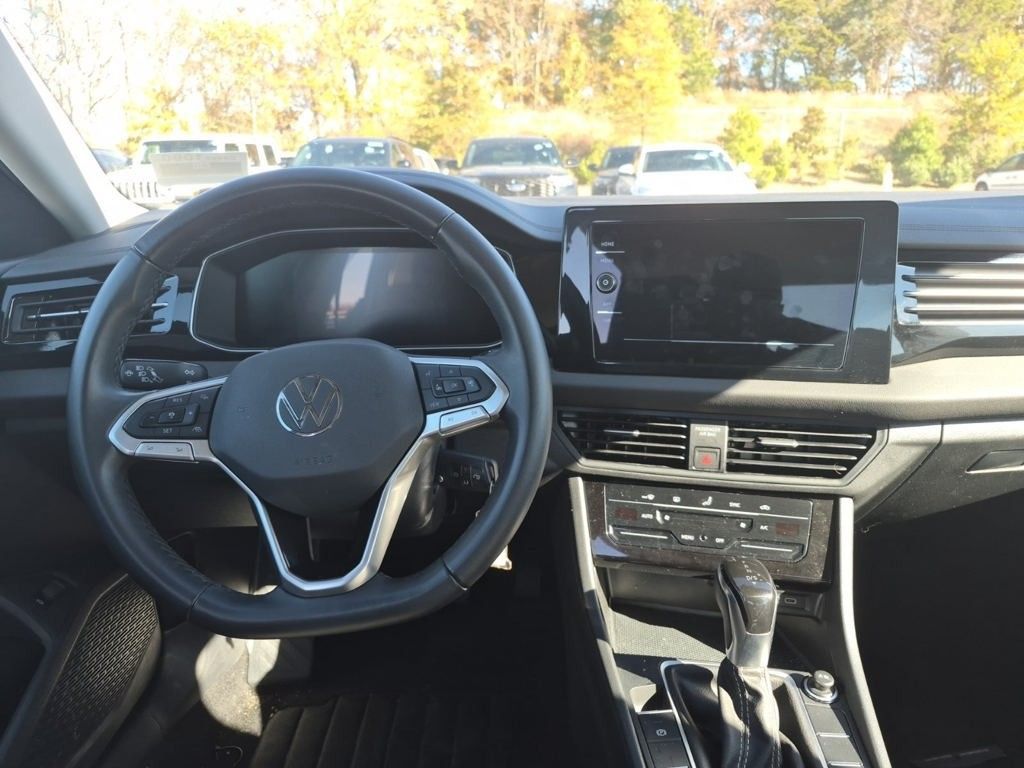 2025 Volkswagen Jetta 1.5T S photo 3