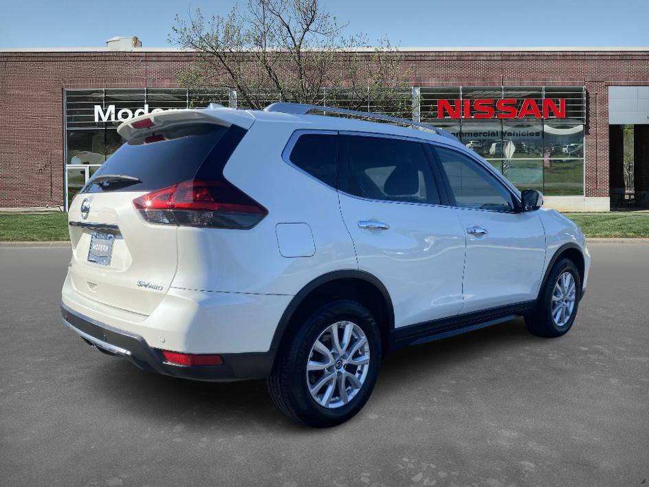 2019 Nissan Rogue SV photo 4