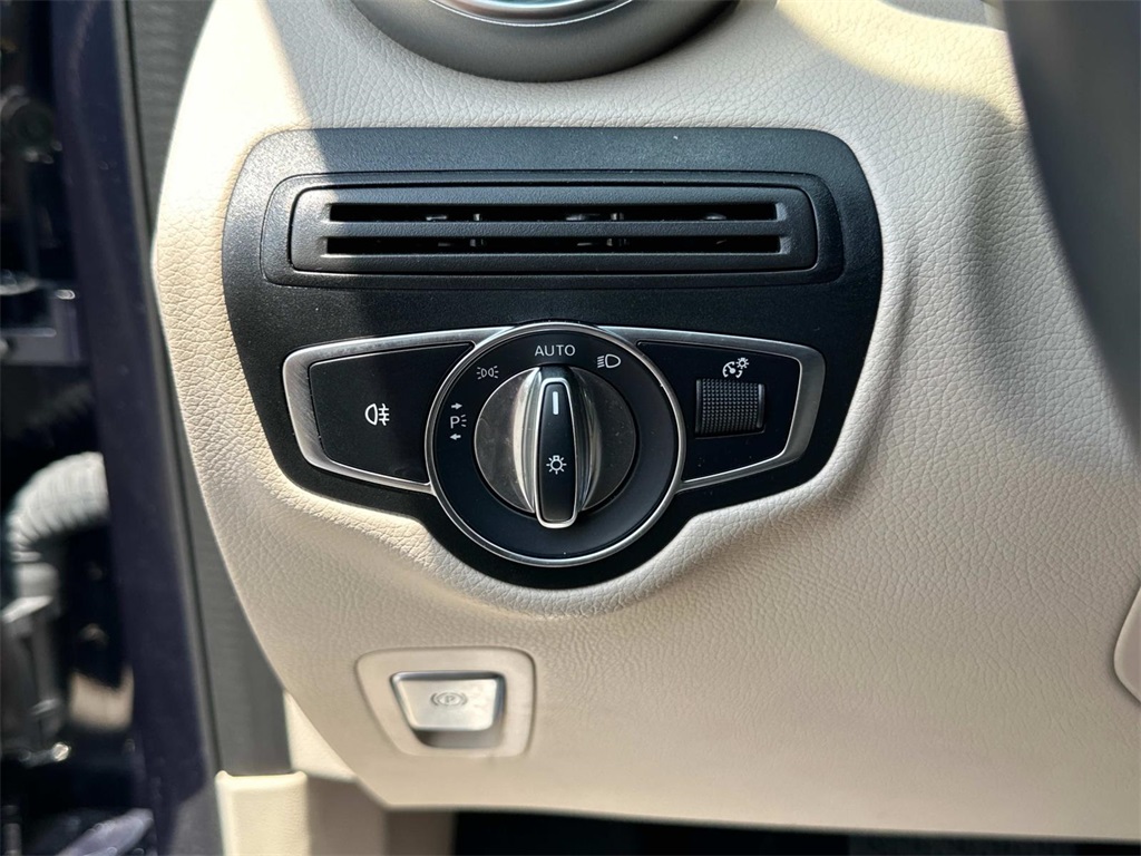 2022 Mercedes Benz GLC 300 4MATIC photo 24