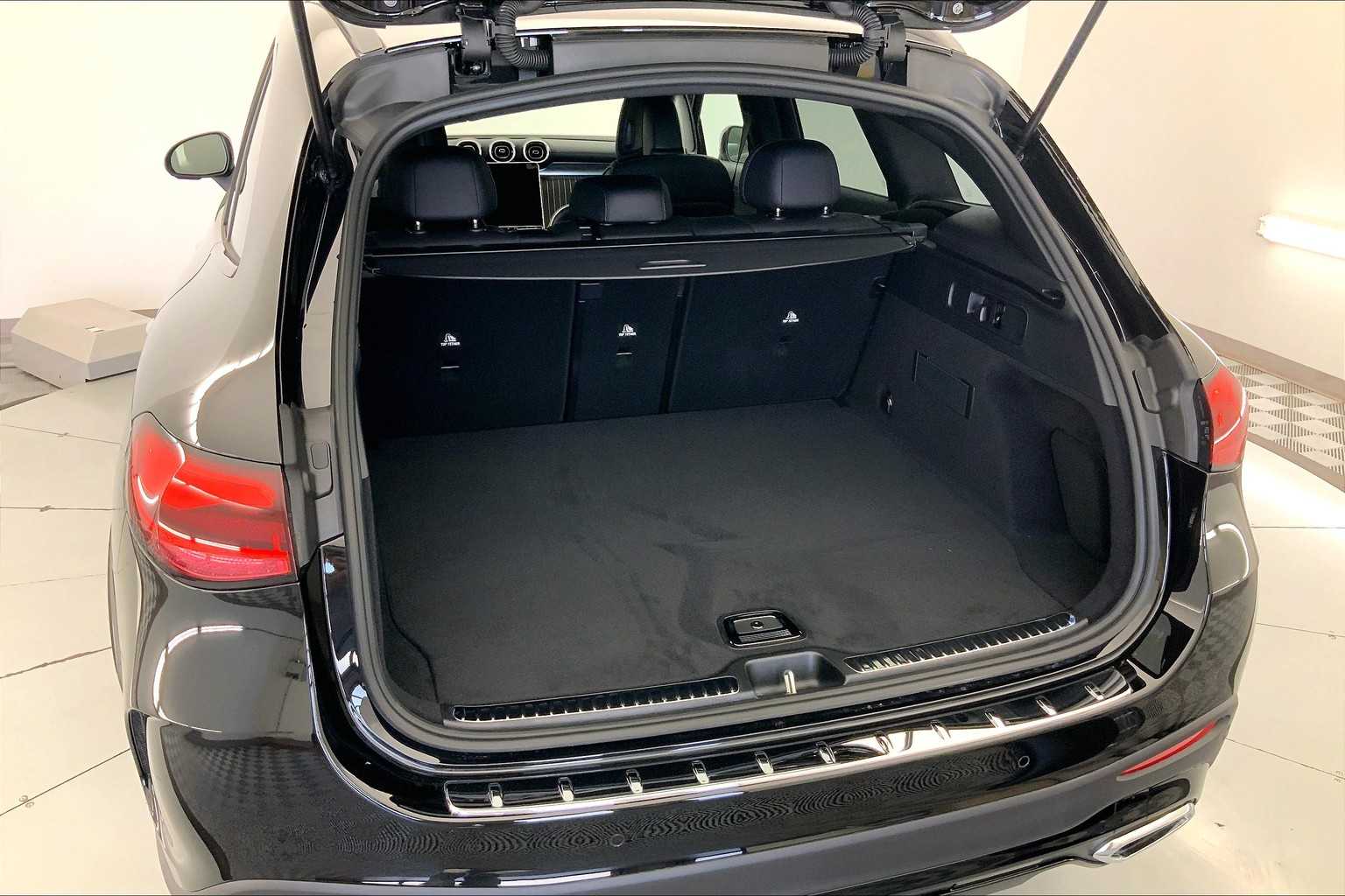 2025 Mercedes Benz GLC 300 4MATIC photo 18