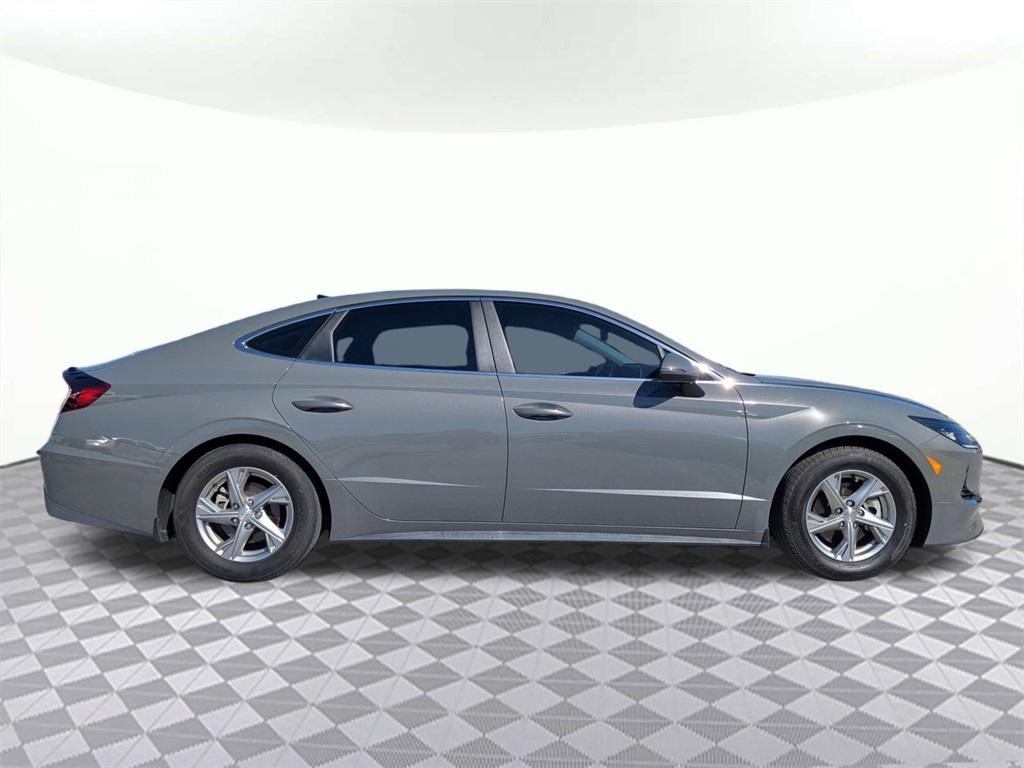 2023 Hyundai Sonata SE photo 3