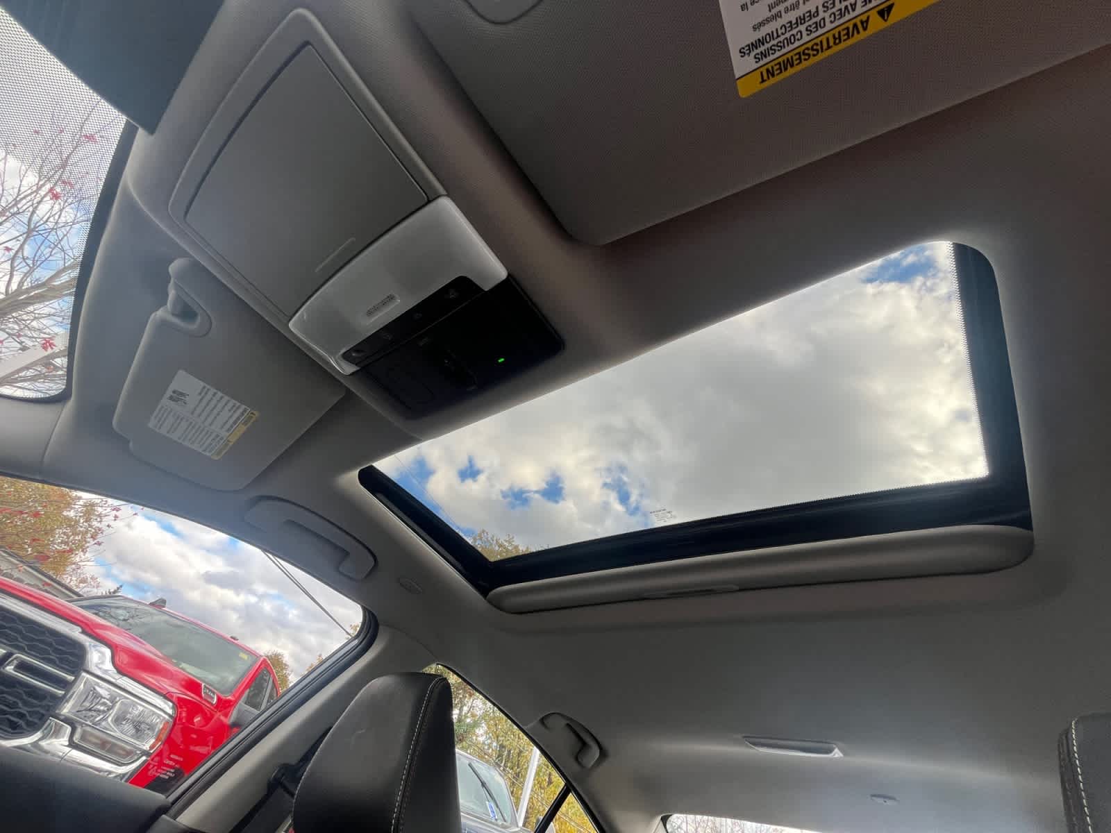 2024 Nissan Altima SR photo 2