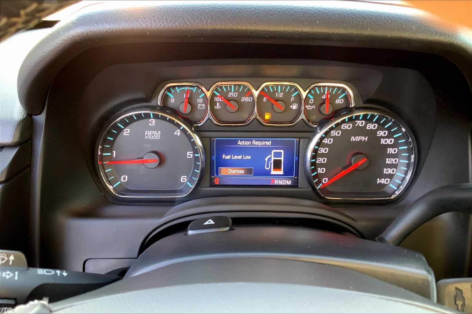2015 Chevrolet Suburban LT photo 25