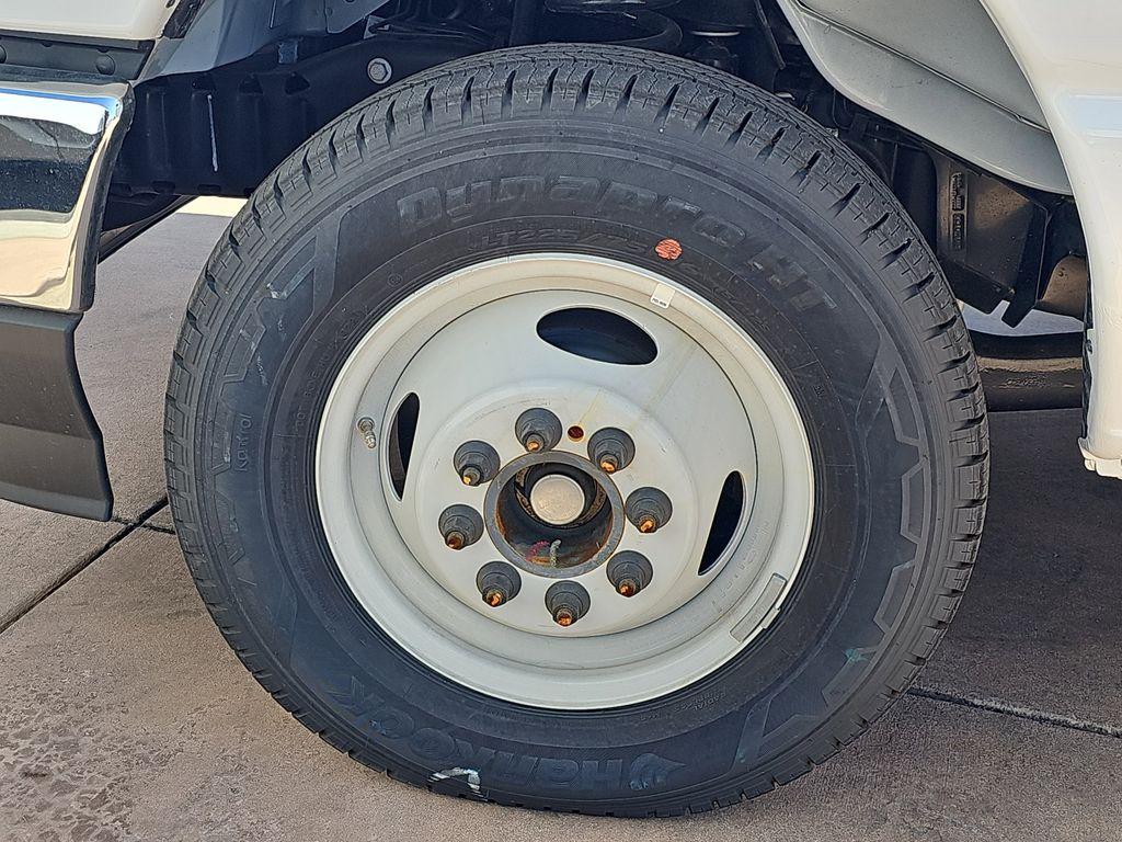 2025 Ford E-350 photo 29