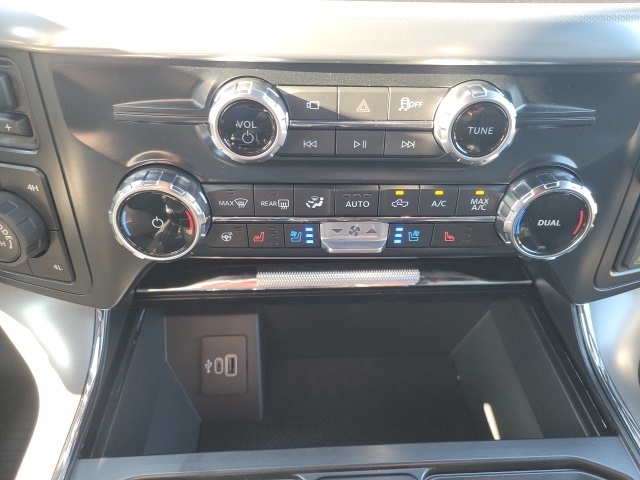 2025 Ford F-150 Lariat photo 10