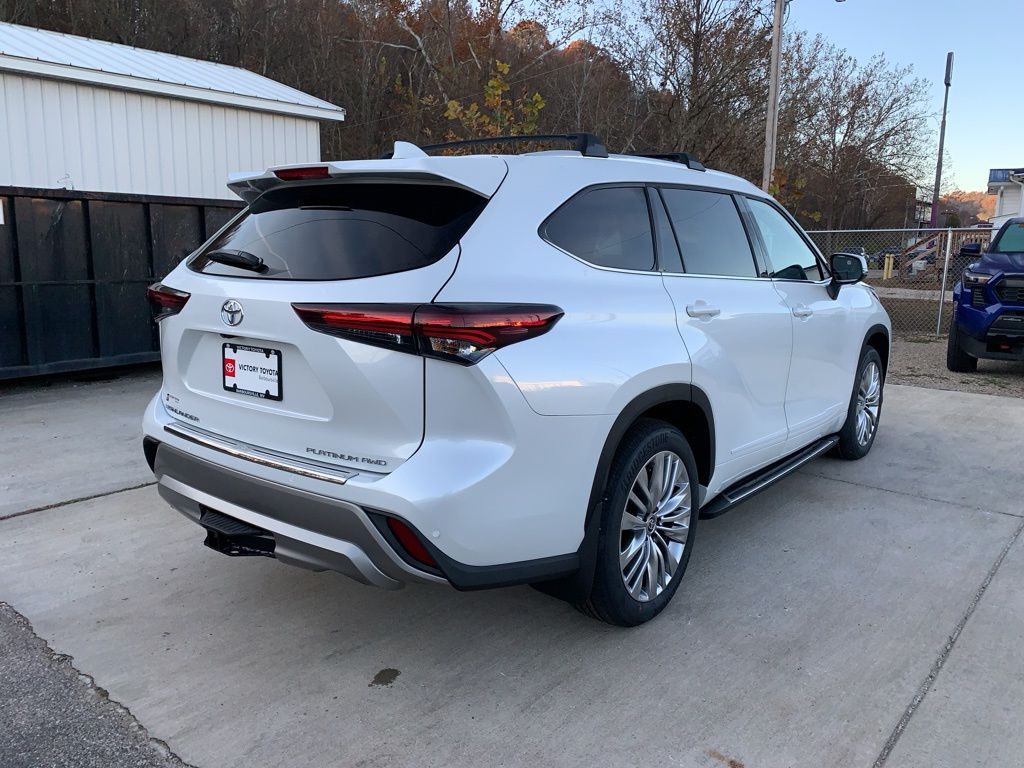 2026 Toyota Highlander XLE XSE Platinum Limited photo 3