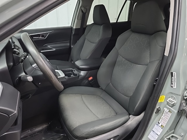2021 Toyota RAV4 XLE photo 34