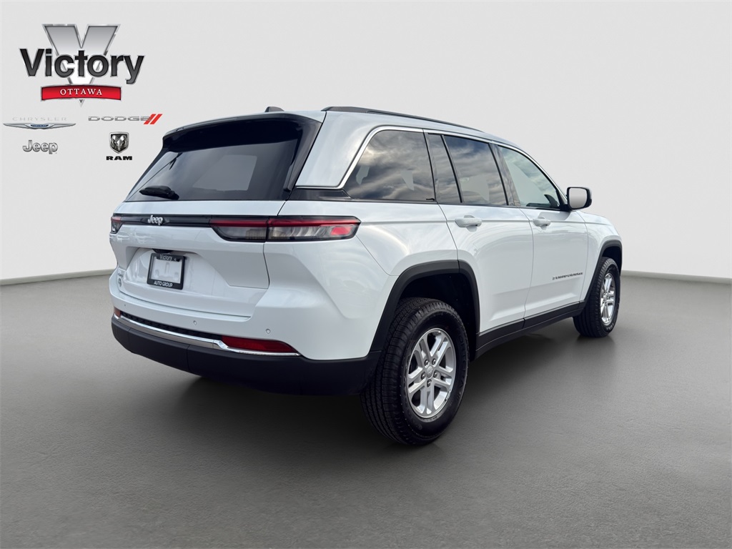 2025 Jeep Grand Cherokee Laredo photo 6