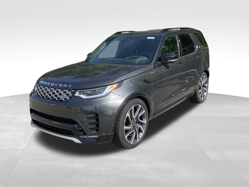 2024 Land Rover Discovery Metropolitan Edition's photo