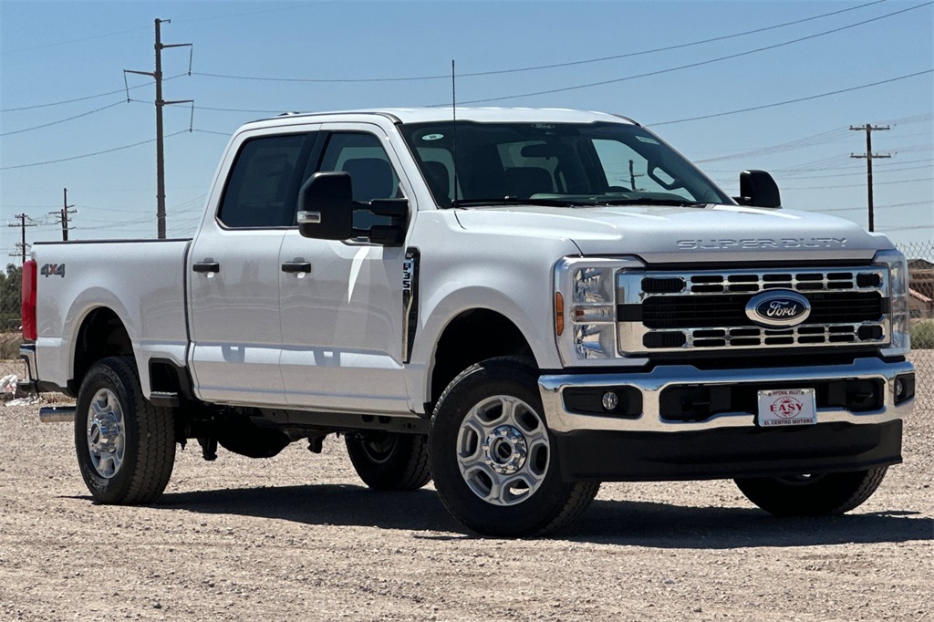 2025 Ford F-350 XLT photo 2