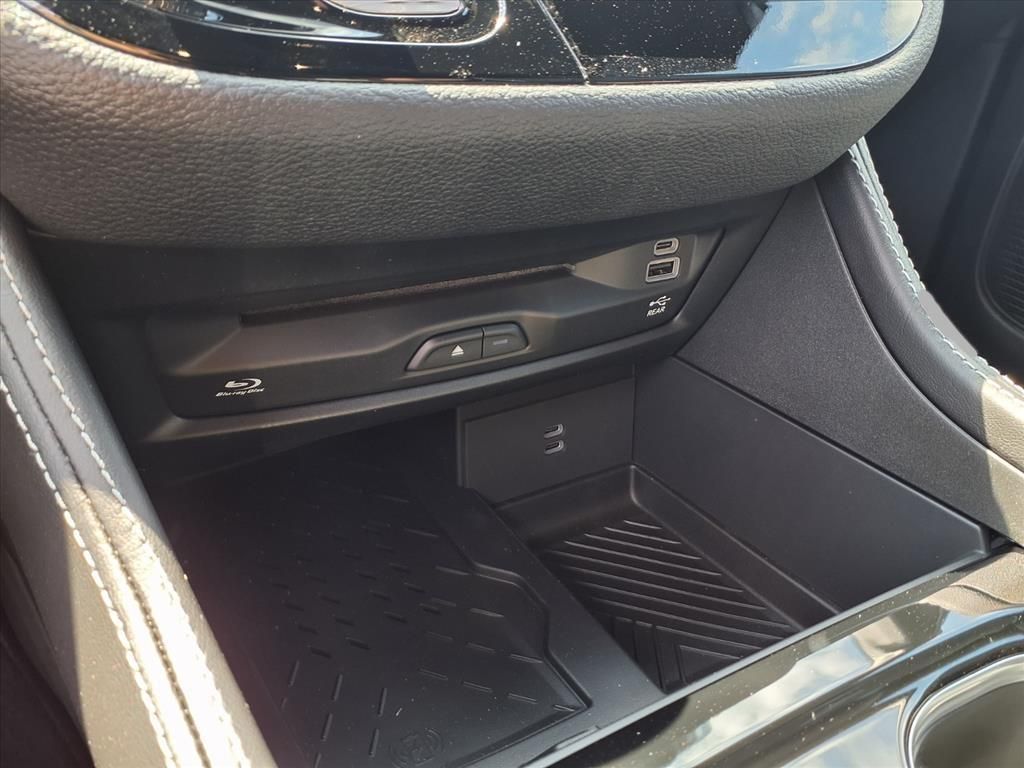 2026 Chrysler Pacifica Limited photo 8