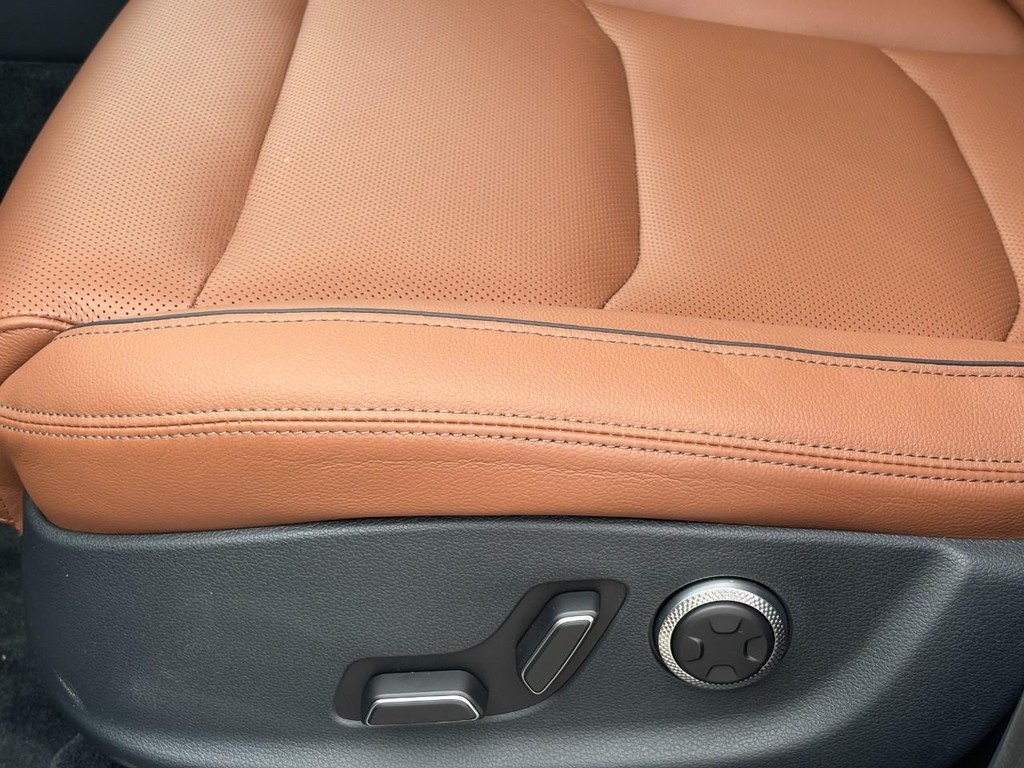 2026 Genesis GV70 2.5T Advanced photo 19
