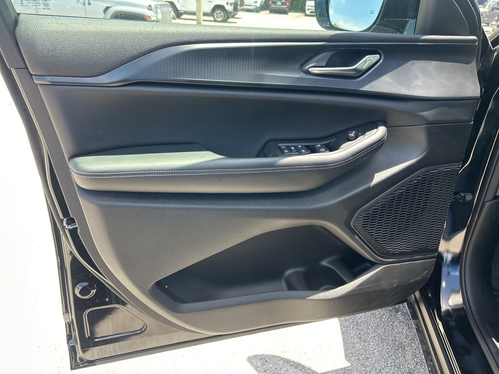 2025 Jeep Grand Cherokee Altitude X photo 32