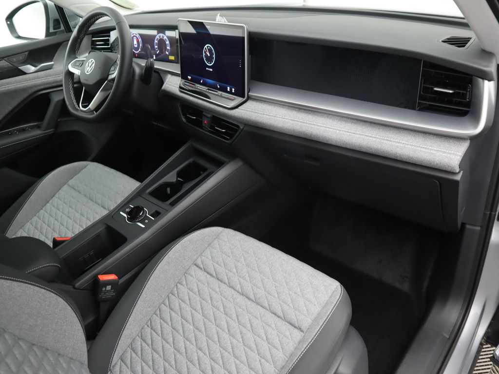 2025 Volkswagen Tiguan S photo 16