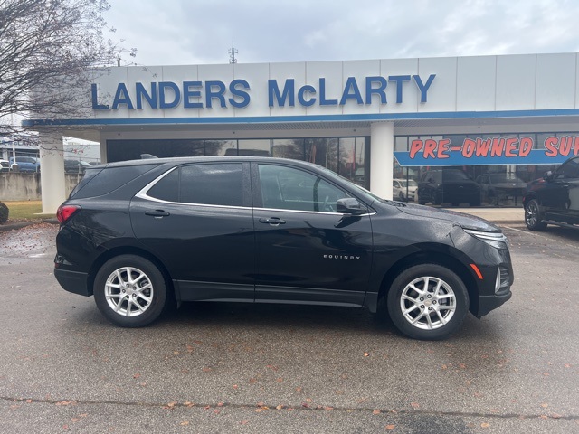 2024 Chevrolet Equinox LT photo 2