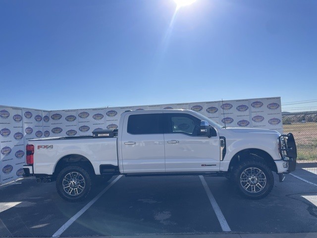 2024 Ford F-250 Super Duty Limited's photo