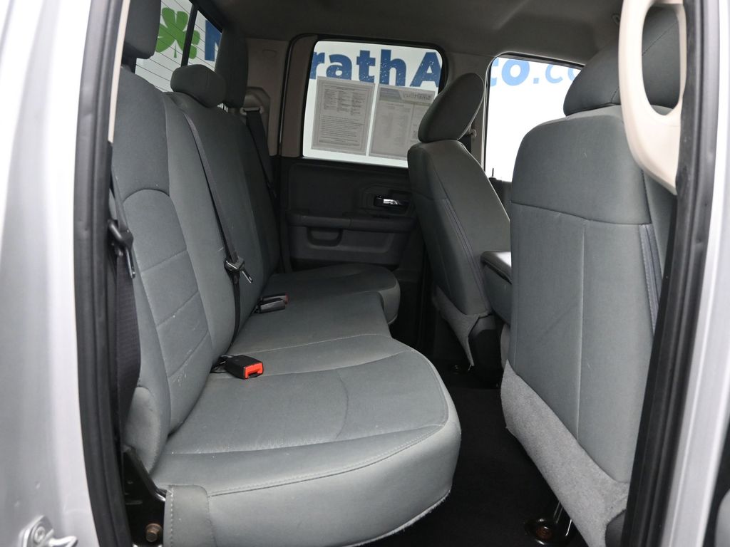 2018 Ram 1500 SLT photo 5