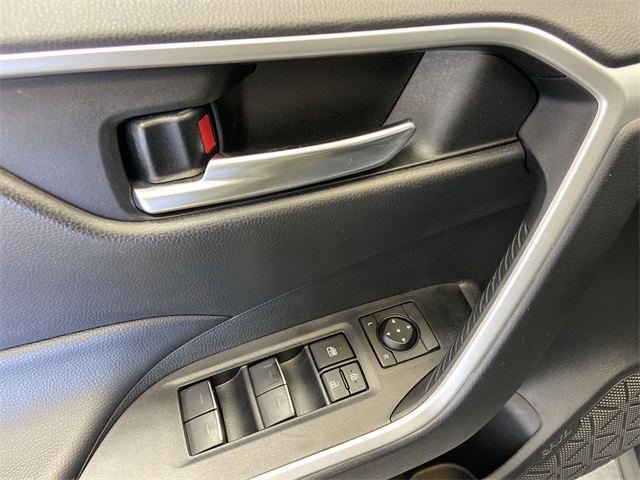 2024 Toyota RAV4 XLE photo 22
